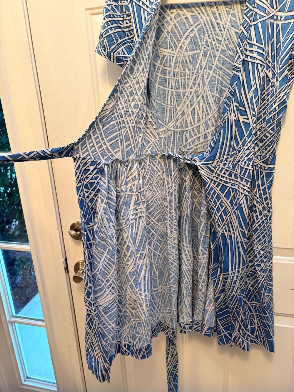 Diane von Furstenberg wrap dress. - Picture 6 of 7